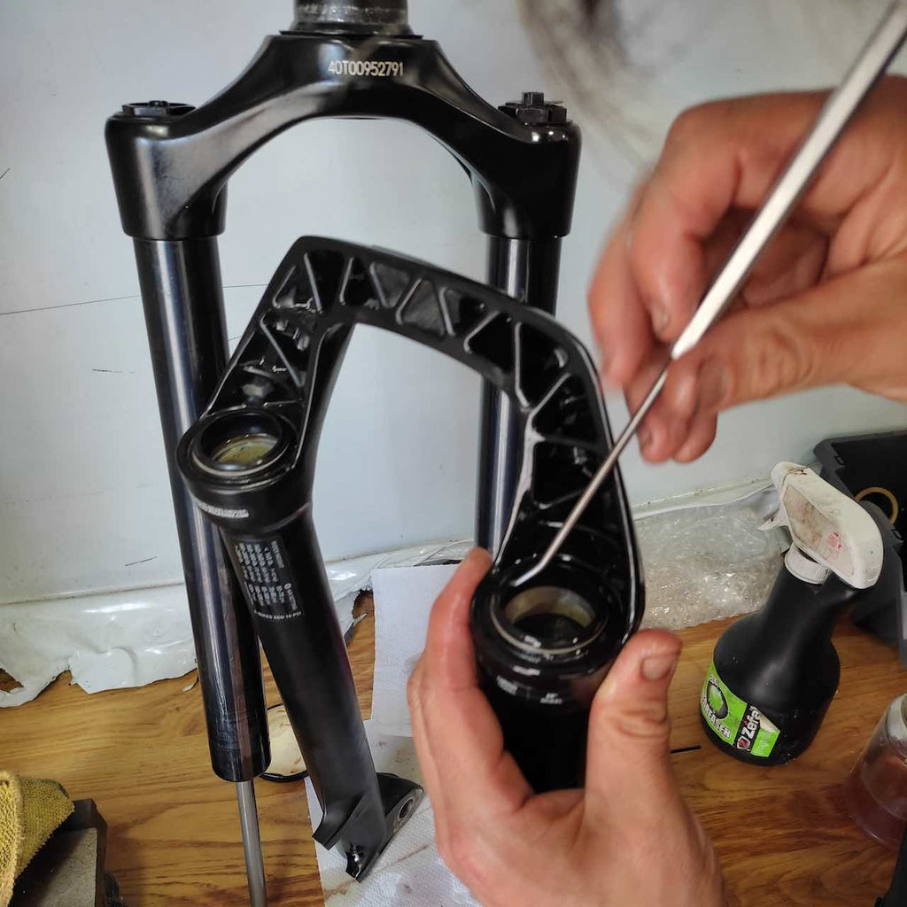 servicio a suspension fox a bordo de taller movl chum